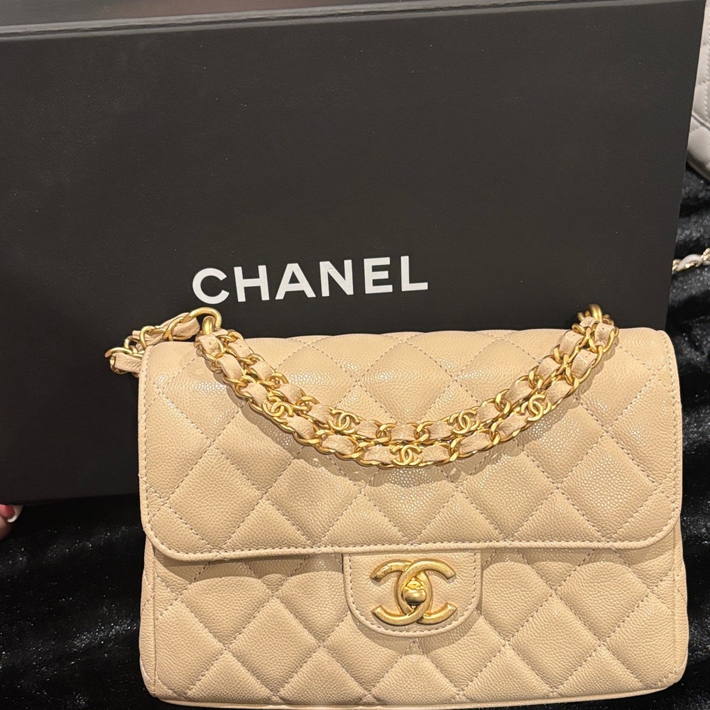 CHANEL 2025 BEIGE SMALL CC CHAIN FLAP BAG